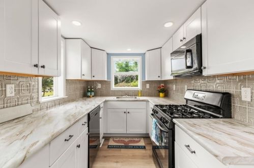 26 Shoreline Way, Plymouth, MA 02360-1357