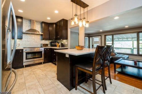 454 Skyline Lk Dr, Skyline Lakes NJ 07456-1917 exterior