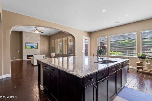 2927 Constance Way, Phoenix AZ  85042-7145 exterior