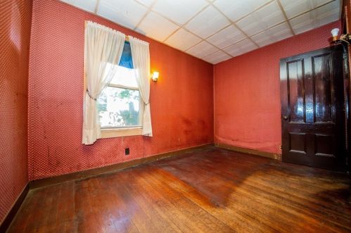 93 Grv St, Fall River MA 02720-5008 exterior