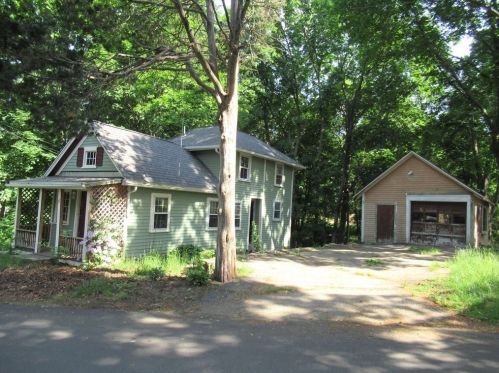 11 Lewis Ct, Hingham MA 02043-2723 exterior