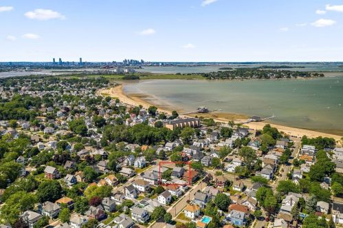 327 Billings Rd, Quincy, MA 02170-2442