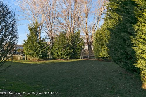 67 Rivers Edge Dr, Little Silver NJ  07739-1708 exterior