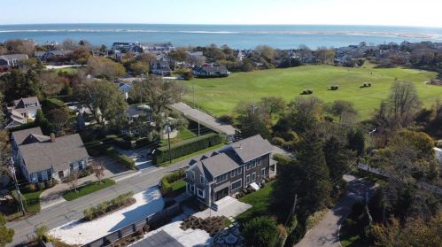 125 Seaview St, Chatham, MA 02633-2380