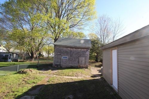 32 Winter St, Taunton MA 02780-1922 exterior