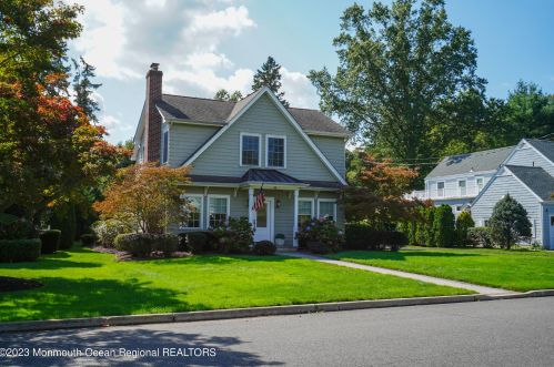 90 Lovett Ave, Little Silver NJ 07739-1403 exterior