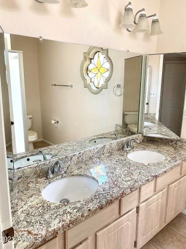 2701 Cactus Rd, Phoenix AZ 85029-2222 exterior