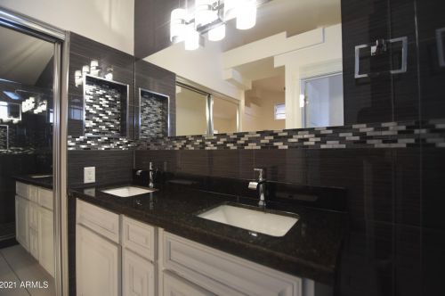 1932 Alta Vista Rd, Phoenix AZ 85041-5443 exterior