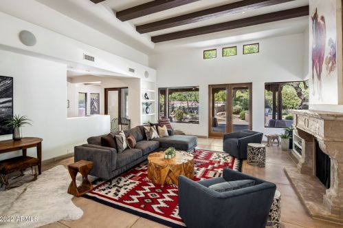 2020 Bethany Home Rd, Phoenix AZ 85014-2434 exterior