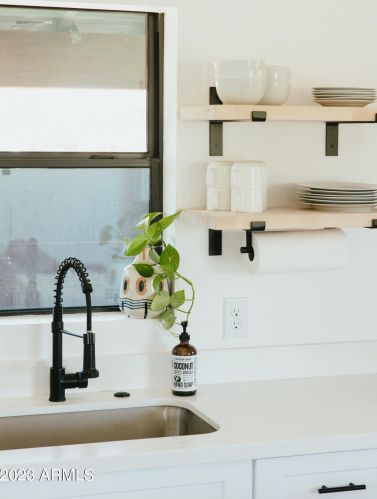 2635 Clarendon Ave, Phoenix AZ 85018-5958 exterior