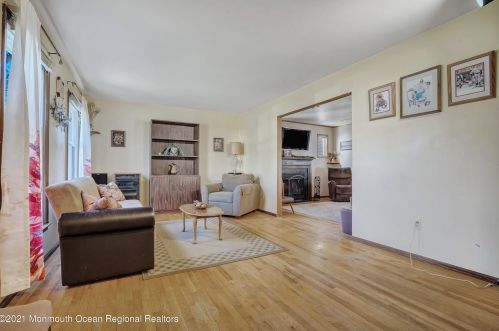 11 Red Cedar Ct, Jackson Twp NJ 08527-1351 exterior