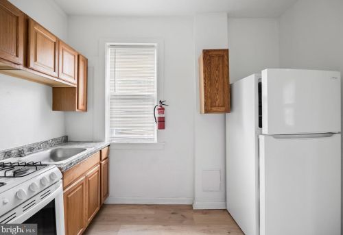 1943 Cooper St, West Deptford NJ 08096-3810 exterior