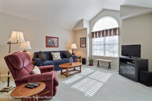 11 Manchester Ct, Jackson Twp NJ 08527-3972 exterior