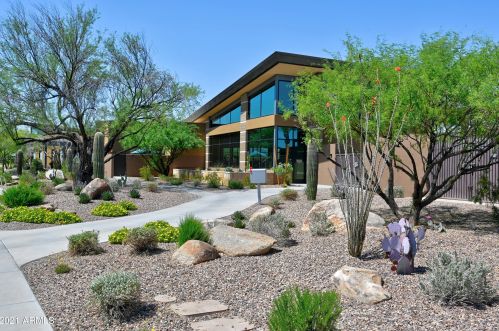 22029 33 Pl, Phoenix AZ 85018 exterior