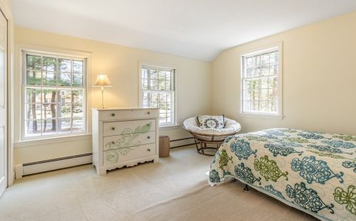 30 Surrey Ln, Topsfield MA 01983-1318 exterior