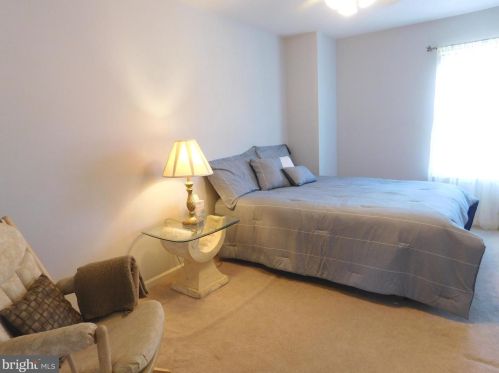 612 Schaeffer Ave, West Deptford NJ 08096-6631 exterior