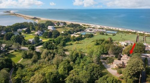 121 Warren Ave, Plymouth MA 02360-2427 exterior