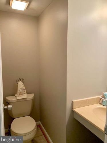 628 Foxton Ct, West Deptford NJ 08051-2038 exterior