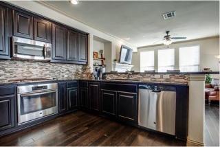 7915 Parkwood Blvd, Plano TX  75024-5880 exterior