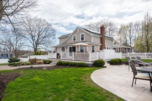 17 Clematis Ave, Weymouth, MA 02188-3104