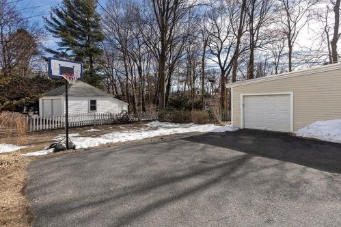 258 Lake Ave, Newton MA 02461-1210 exterior