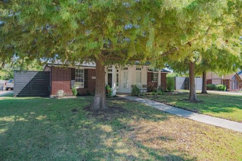 6516 Coral Ln, Garland TX 75048-3386 exterior