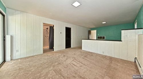 331 Skyline Lake Dr, Skyline Lakes NJ  07456-1953 exterior