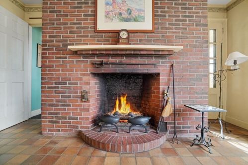 414 Westfield St, Dedham MA 02026-5626 exterior