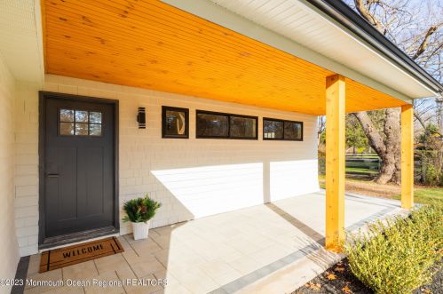 225 Silverside Ave, Little Silver NJ  07739-1752 exterior