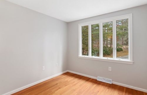 347 Prospect St, Hingham MA 02061-1140 exterior