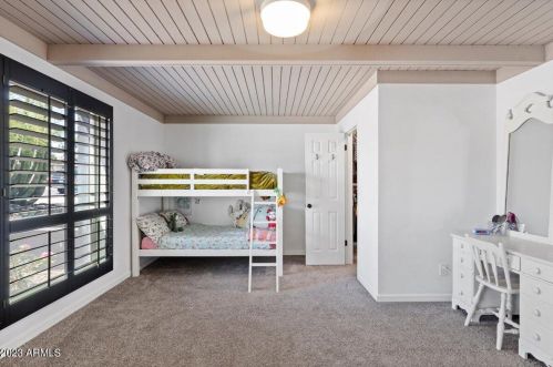 2524 Beryl Ave, Phoenix AZ  85028-3715 exterior