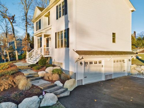 106 Gregory Dr, Seekonk MA  02771-4308 exterior