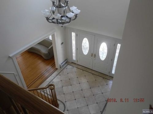 30 Magnolia Ave, Tenafly NJ  07670-2120 exterior