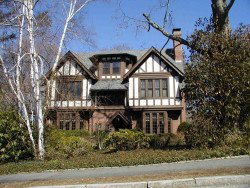 325 Highland Ave, Newton, MA 02465-2513