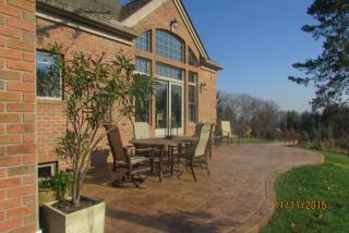 5000 Lake Charles Dr, Cleveland OH  44131-6064 exterior