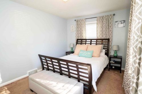 81 Cherry Tree Ln, New Bedford MA 02740-1826 exterior