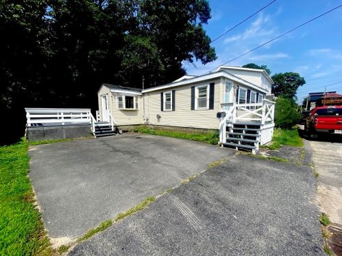 390 Bridle Path, Worcester MA  01604-1353 exterior