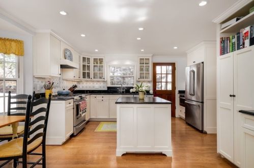 7 Monadnock Rd, Arlington MA 02476-8026 exterior