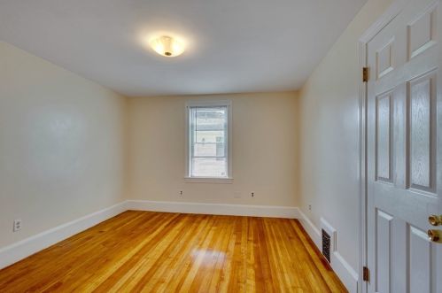 3 Beacon St, Quincy MA 02169-7117 exterior