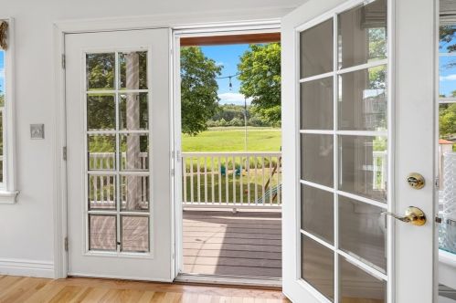 6 Chestnut Rd, Hingham MA 02043-1415 exterior