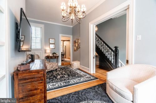 961 5th St, Philadelphia, PA 19147-4107