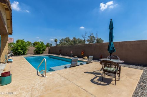 6819 19th Ln, Phoenix, AZ 85041-6601