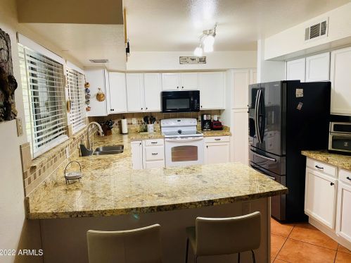 2710 87 Ave, Phoenix AZ 85037-2427 exterior