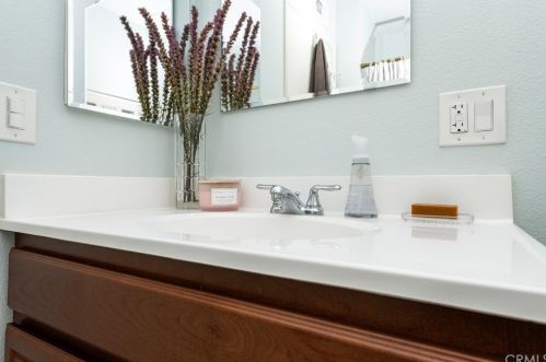 4042 Glenwood St, Irvine CA 92604-2223 exterior