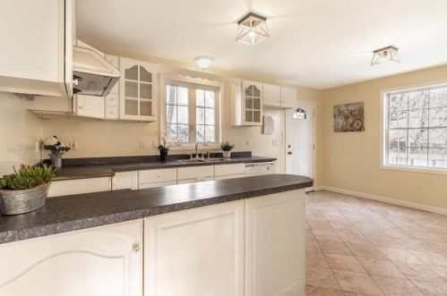 16A-16B Sigourney St, Worcester MA exterior