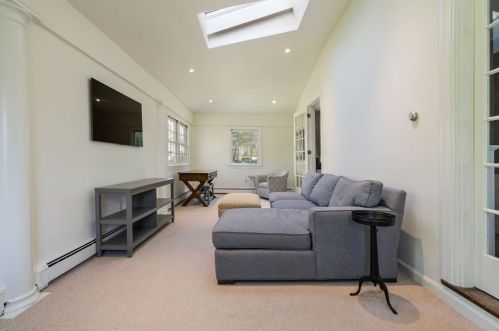 136 Village Ave, Dedham MA  02026-4224 exterior