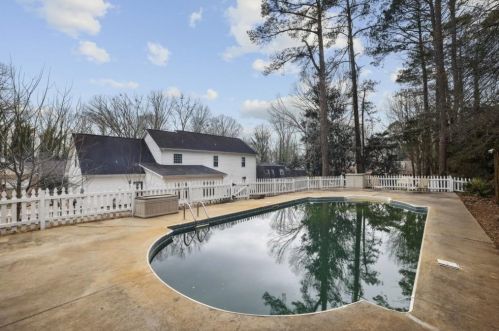 2544 Dukes Cir, Conyers GA  30013-1932 exterior