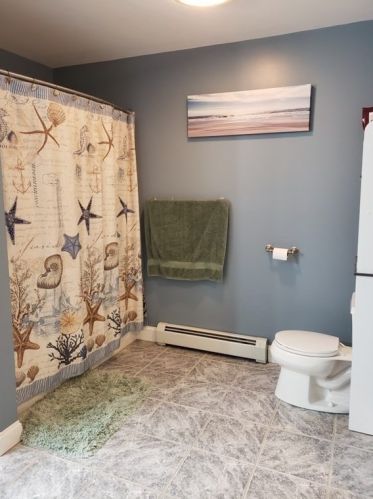 77 Mendall Rd, New Bedford MA 02743-1211 exterior