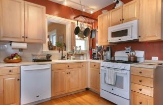 26 Sherman St, Needham MA  02494-3124 exterior