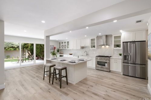 1 Satinwood Way, Irvine CA  92612-2111 exterior